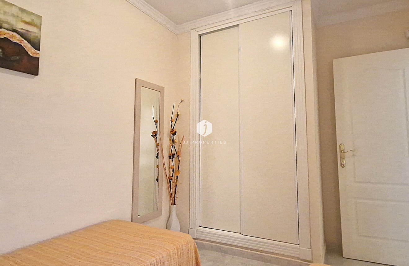 Tweedehands - Chalet -
Orihuela Costa - Costa Blanca