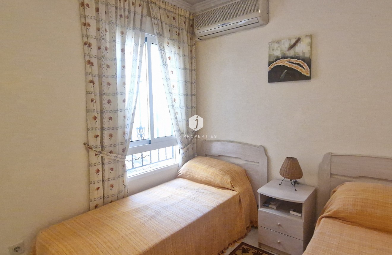 Tweedehands - Chalet -
Orihuela Costa - Costa Blanca