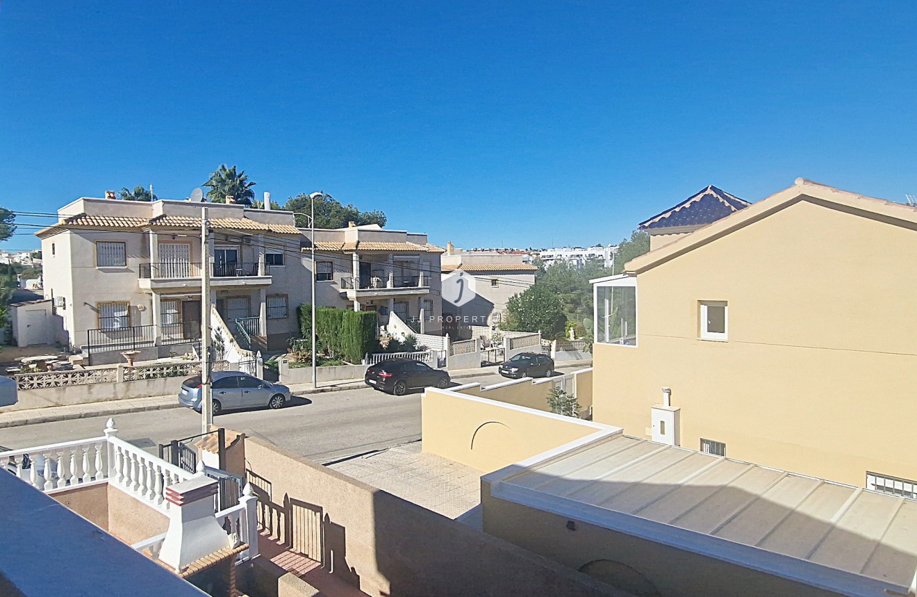 Tweedehands - Chalet -
Orihuela Costa - Costa Blanca