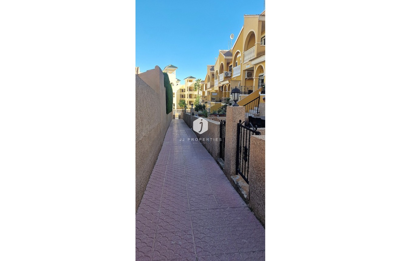 Tweedehands - Chalet -
Orihuela Costa - Costa Blanca