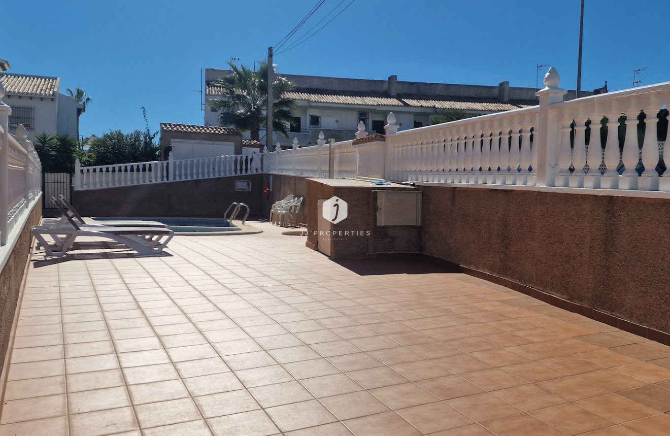 Tweedehands - Chalet -
Orihuela Costa - Costa Blanca