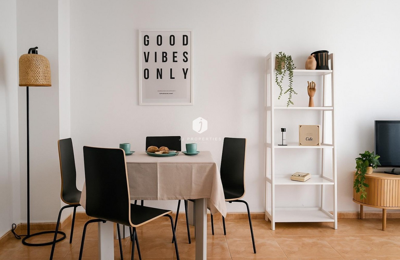 Tweedehands - Appartement / flat -
Torrevieja - Playa del Cura