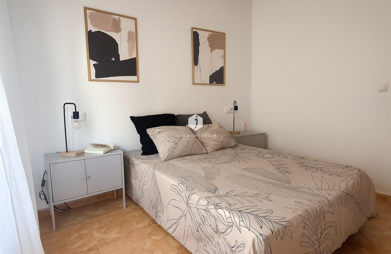 Tweedehands - Appartement / flat -
Torrevieja - Playa del Cura