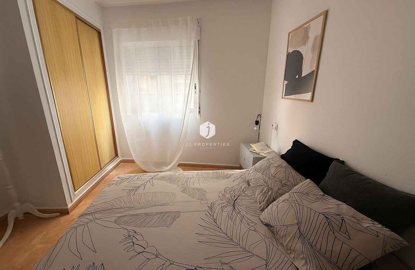 Tweedehands - Appartement / flat -
Torrevieja - Playa del Cura