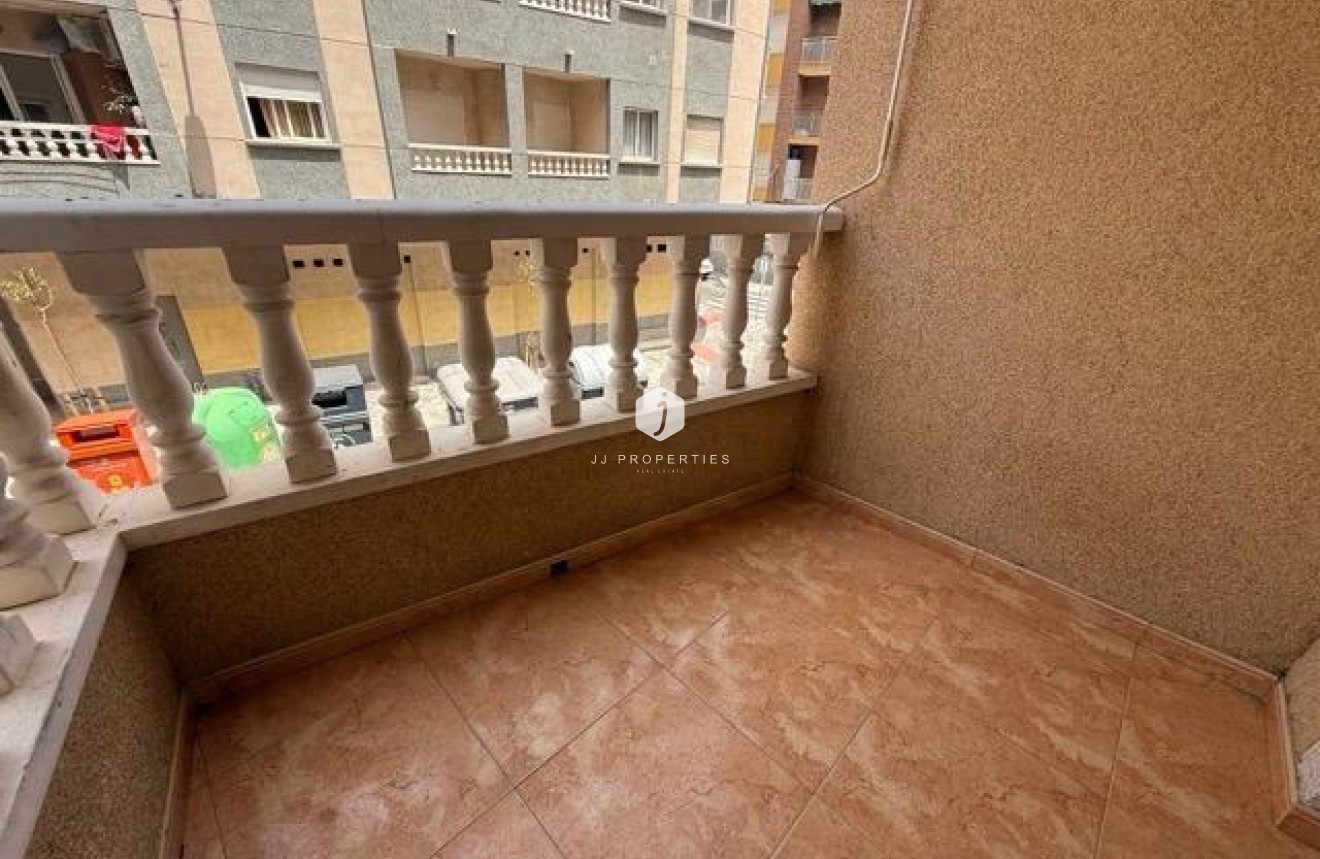 Tweedehands - Appartement / flat -
Torrevieja - Playa del Cura