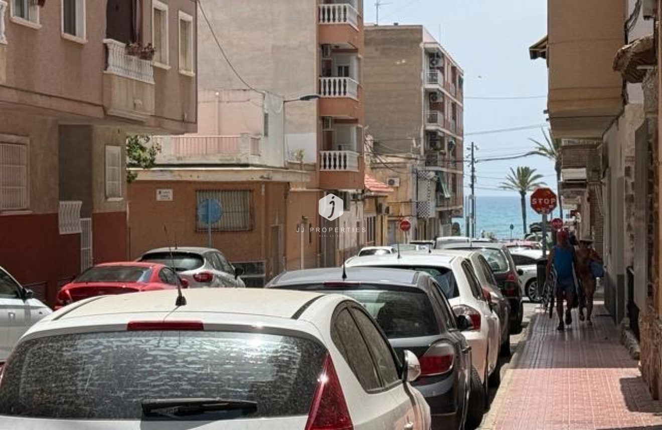 Tweedehands - Appartement / flat -
Torrevieja - Playa del Cura