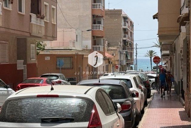 Tweedehands - Appartement / flat -
Torrevieja - Playa del Cura