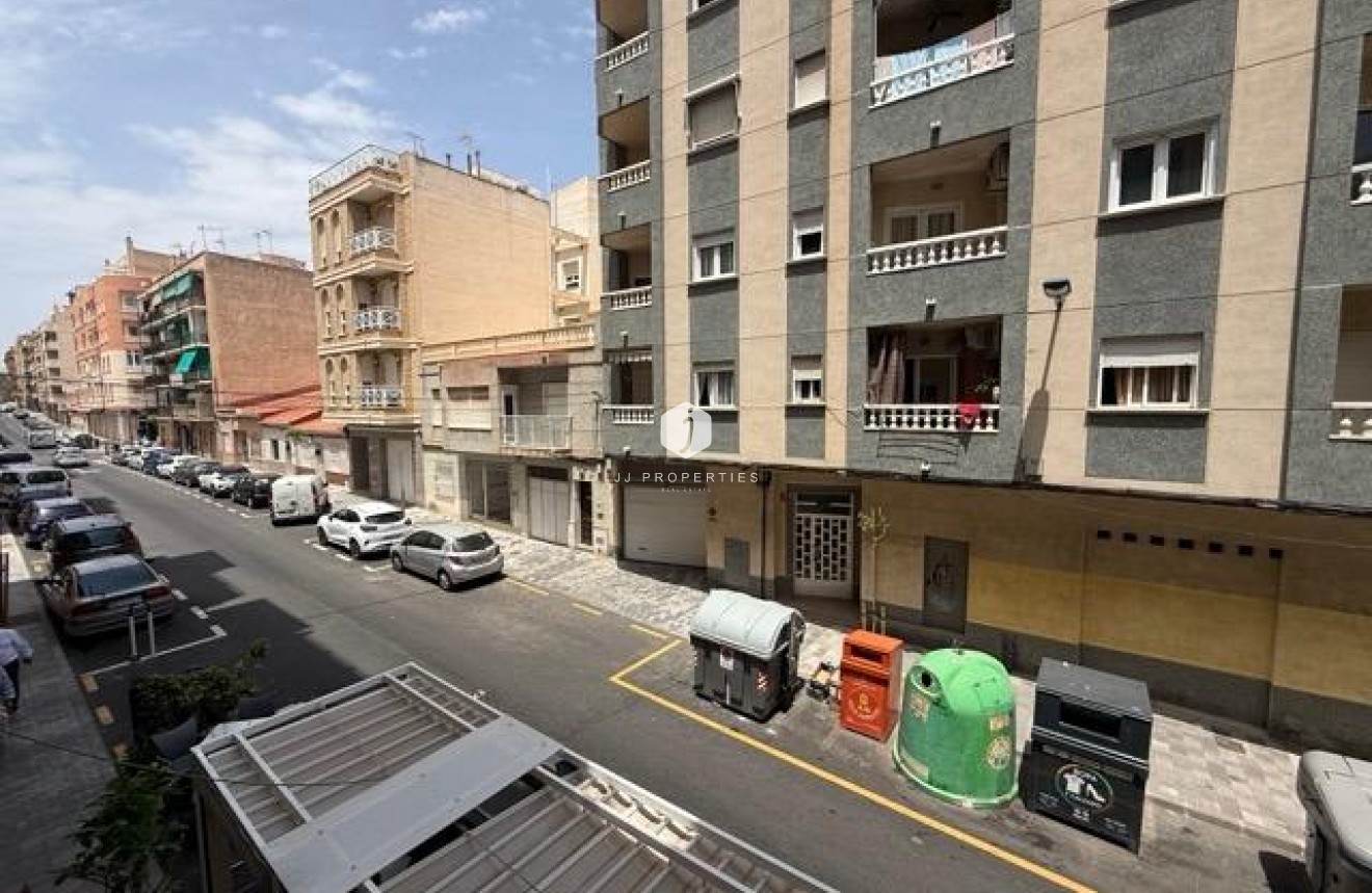 Tweedehands - Appartement / flat -
Torrevieja - Playa del Cura