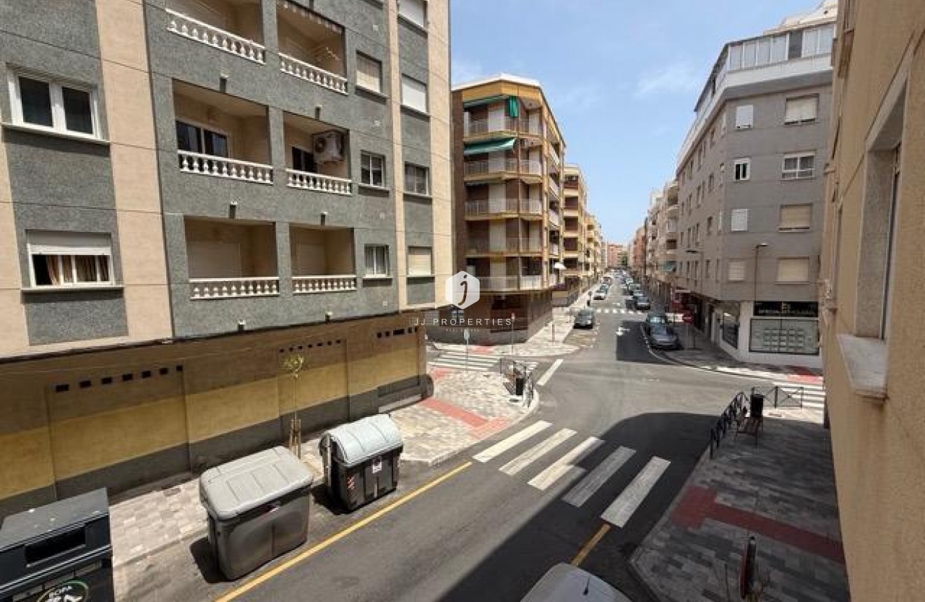 Tweedehands - Appartement / flat -
Torrevieja - Playa del Cura