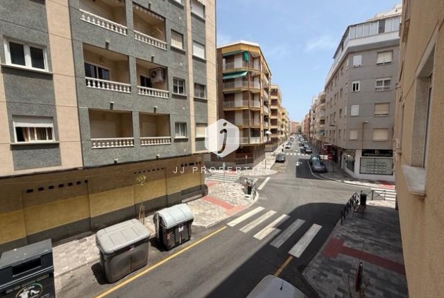 Tweedehands - Appartement / flat -
Torrevieja - Playa del Cura