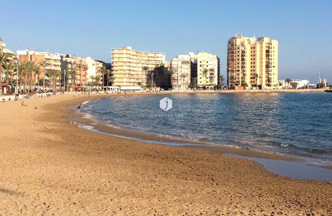 Tweedehands - Appartement / flat -
Torrevieja - Playa del Cura