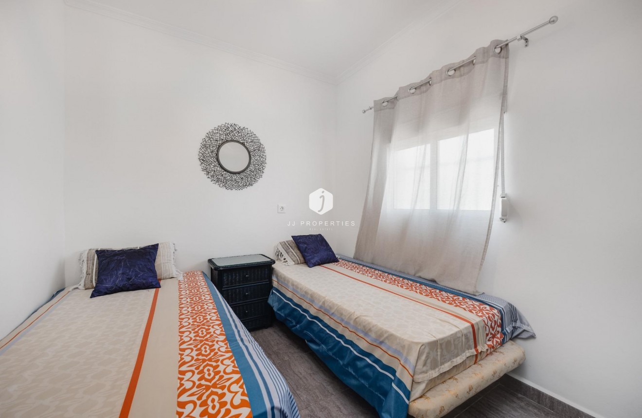 Tweedehands - Chalet -
Torrevieja - La Siesta - El Salado - Torreta