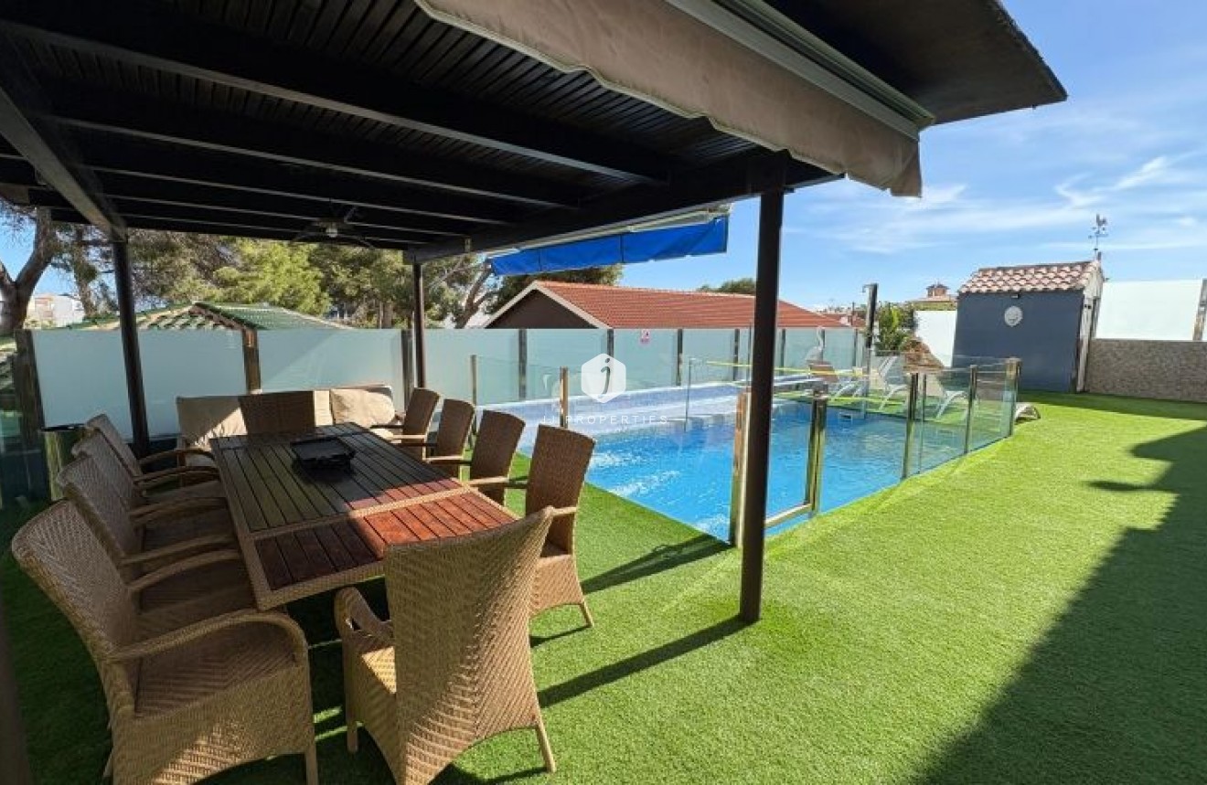 Z drugiej ręki - Villa -
Orihuela Costa - Costa Blanca