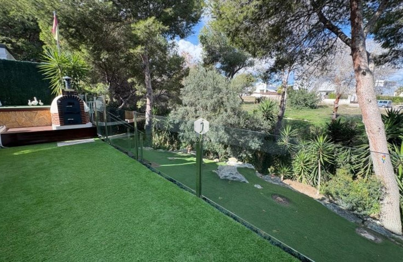 Z drugiej ręki - Villa -
Orihuela Costa - Costa Blanca