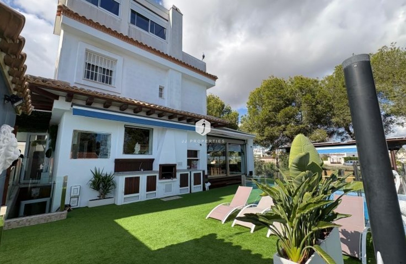 Z drugiej ręki - Villa -
Orihuela Costa - Costa Blanca