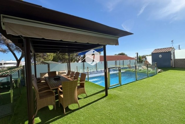 Z drugiej ręki - Villa -
Orihuela Costa - Costa Blanca