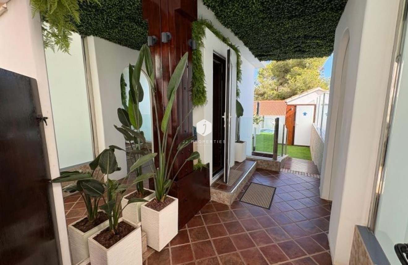 Z drugiej ręki - Villa -
Orihuela Costa - Costa Blanca