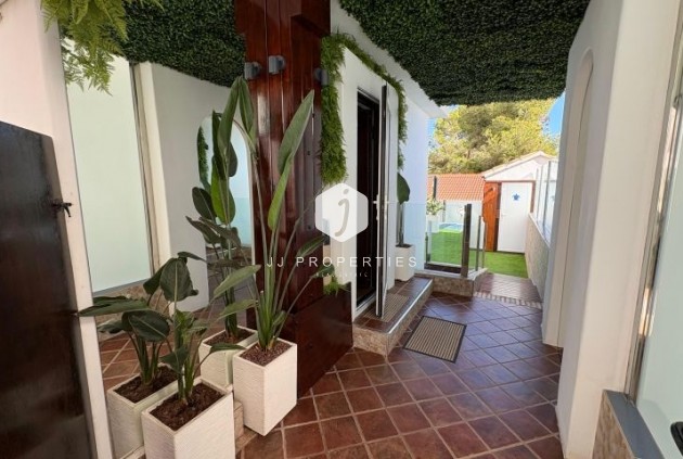 Z drugiej ręki - Villa -
Orihuela Costa - Costa Blanca