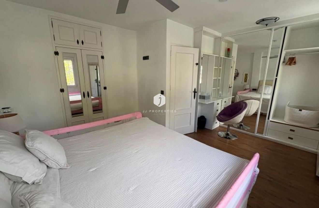 Z drugiej ręki - Villa -
Orihuela Costa - Costa Blanca