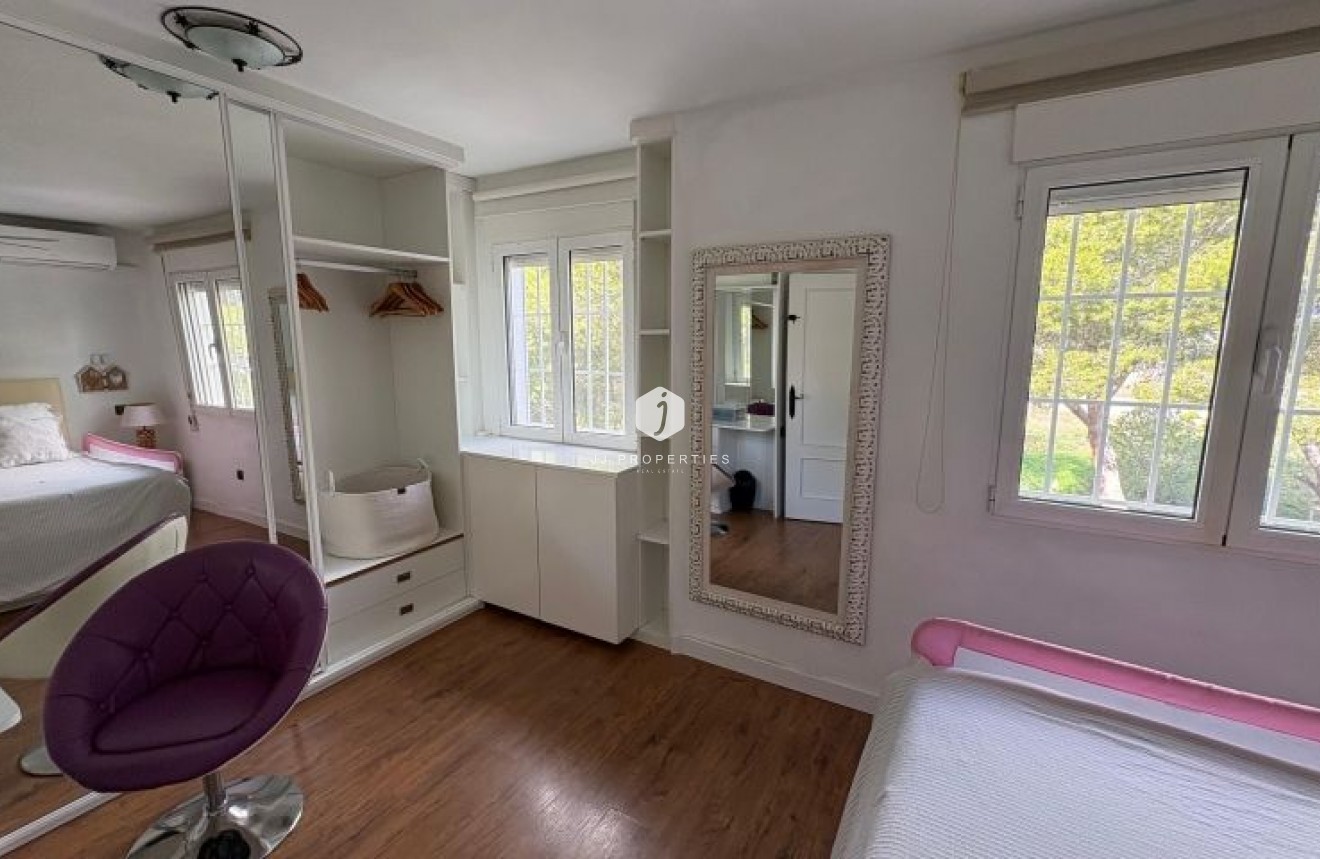 Z drugiej ręki - Villa -
Orihuela Costa - Costa Blanca