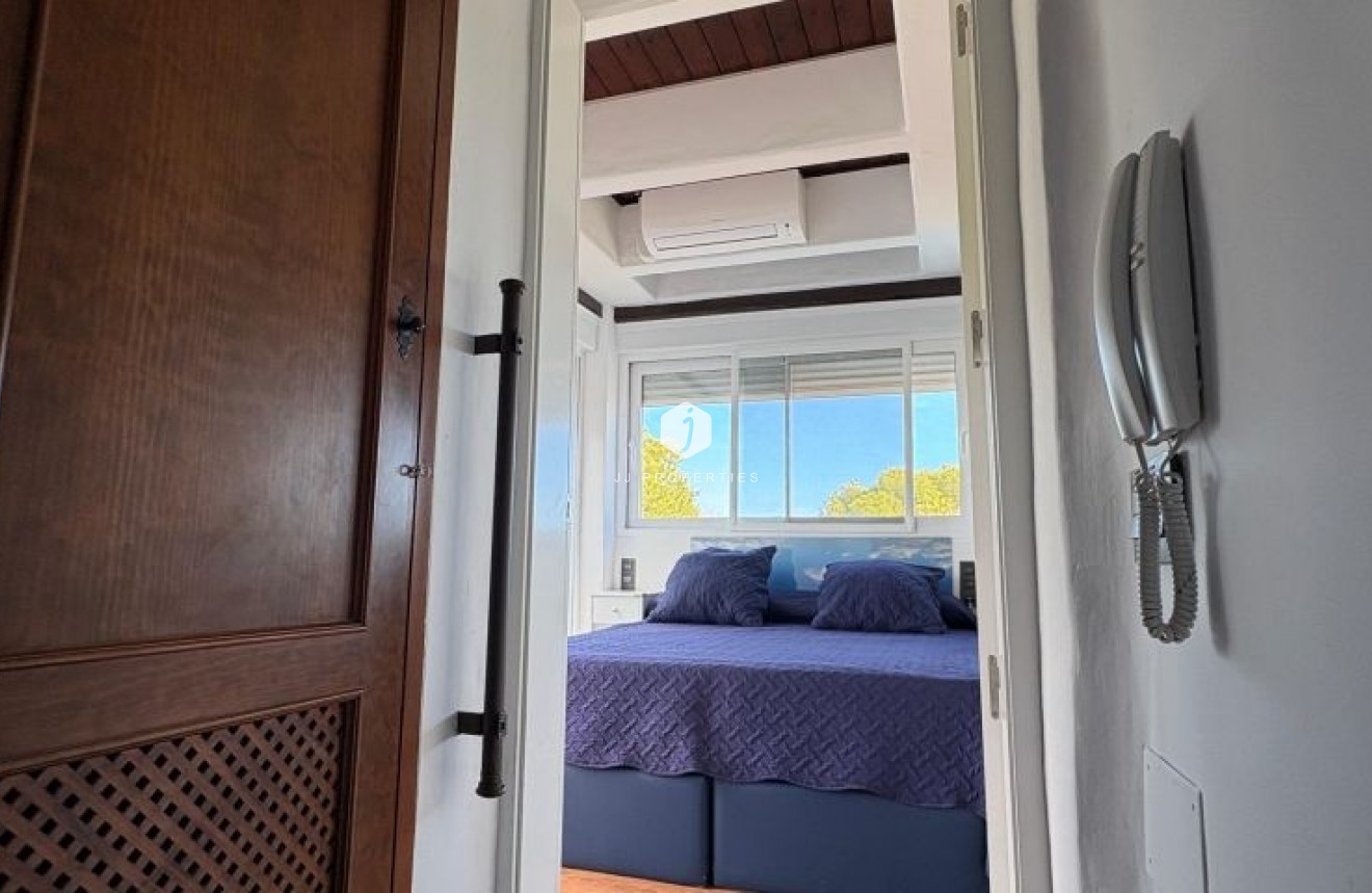 Z drugiej ręki - Villa -
Orihuela Costa - Costa Blanca