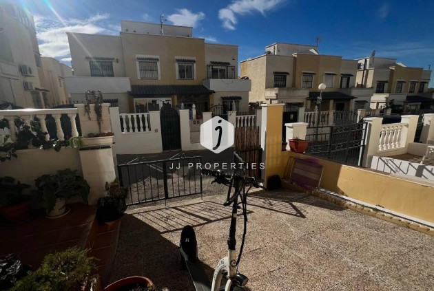 Z drugiej ręki - Szalet -
Orihuela Costa - Los Almendros-la Florida