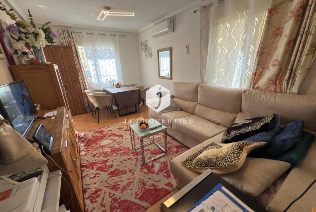 Z drugiej ręki - Szalet -
Orihuela Costa - Los Almendros-la Florida