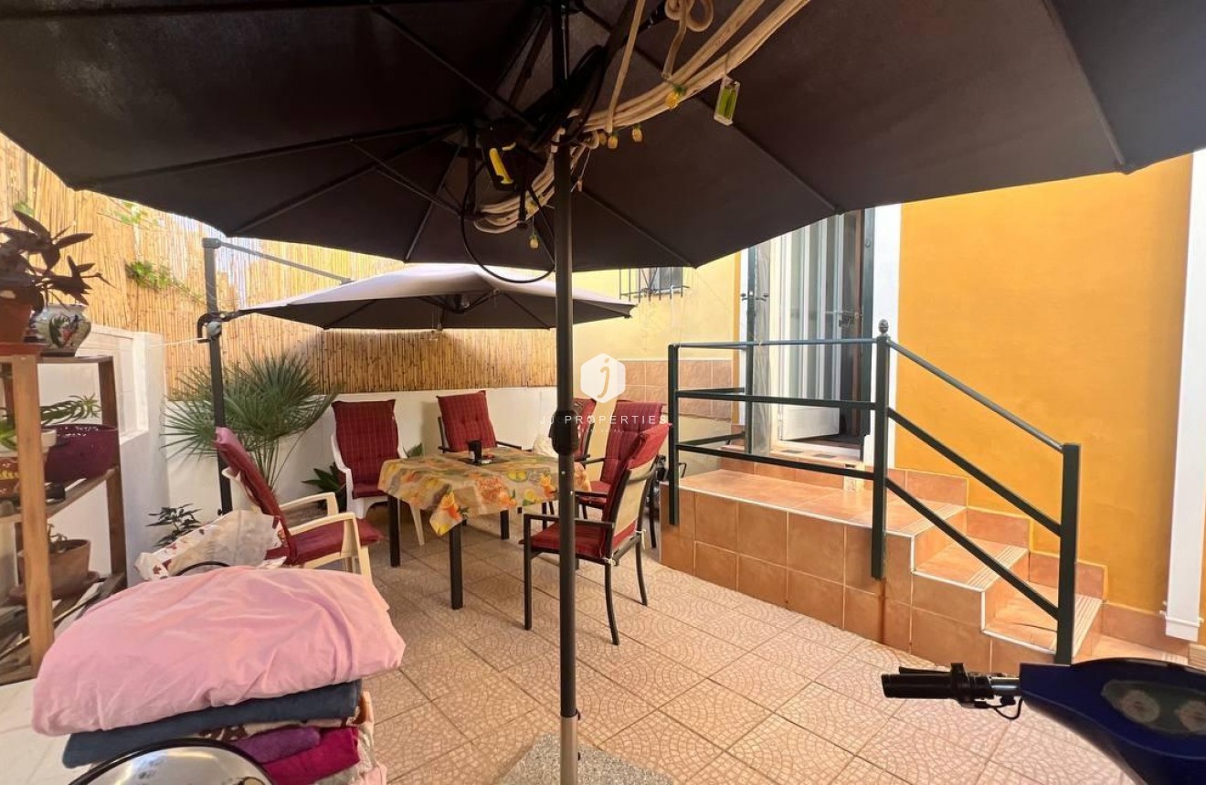 Z drugiej ręki - Szalet -
Orihuela Costa - Los Almendros-la Florida