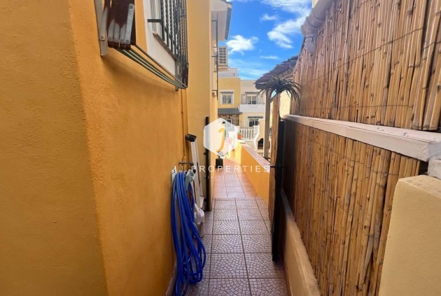 Z drugiej ręki - Szalet -
Orihuela Costa - Los Almendros-la Florida