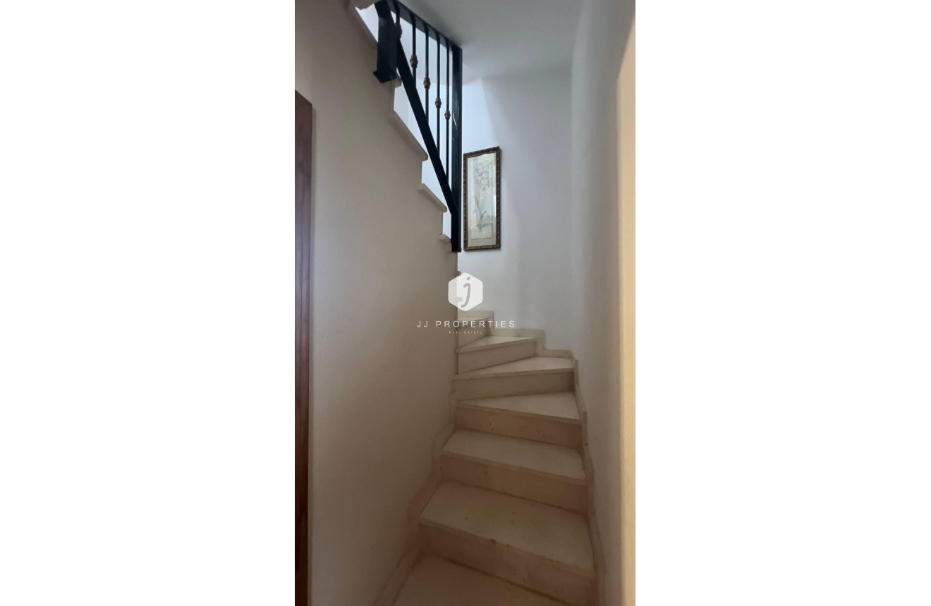 Z drugiej ręki - Szalet -
Orihuela Costa - Los Almendros-la Florida