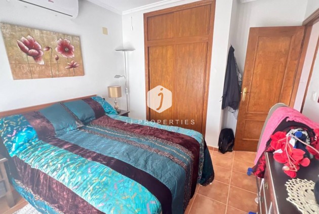 Z drugiej ręki - Szalet -
Orihuela Costa - Los Almendros-la Florida