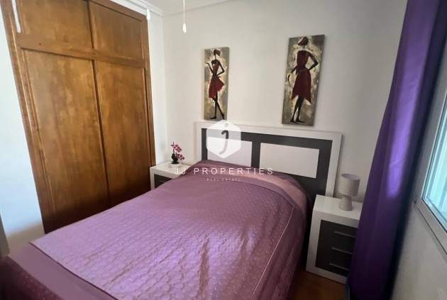 Z drugiej ręki - Szalet -
Orihuela Costa - Los Almendros-la Florida