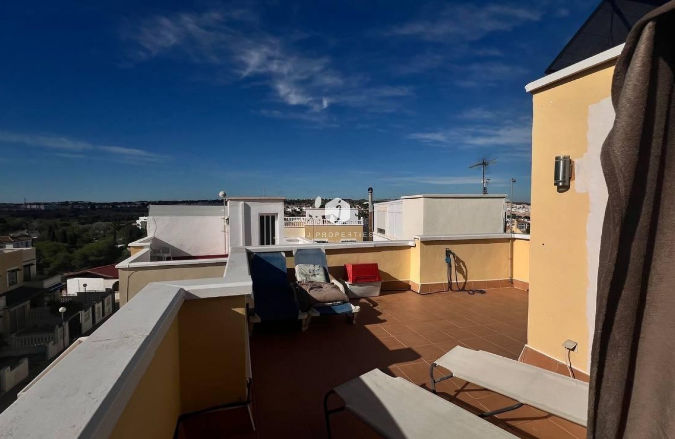 Z drugiej ręki - Szalet -
Orihuela Costa - Los Almendros-la Florida