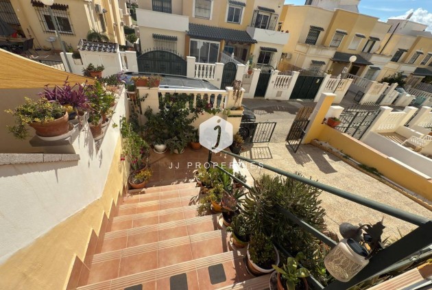 Z drugiej ręki - Szalet -
Orihuela Costa - Los Almendros-la Florida