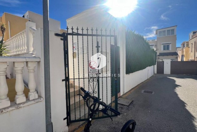 Z drugiej ręki - Szalet -
Orihuela Costa - Los Almendros-la Florida