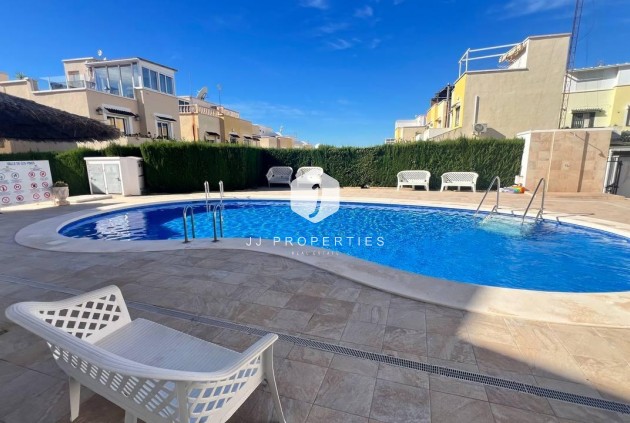 Z drugiej ręki - Szalet -
Orihuela Costa - Los Almendros-la Florida