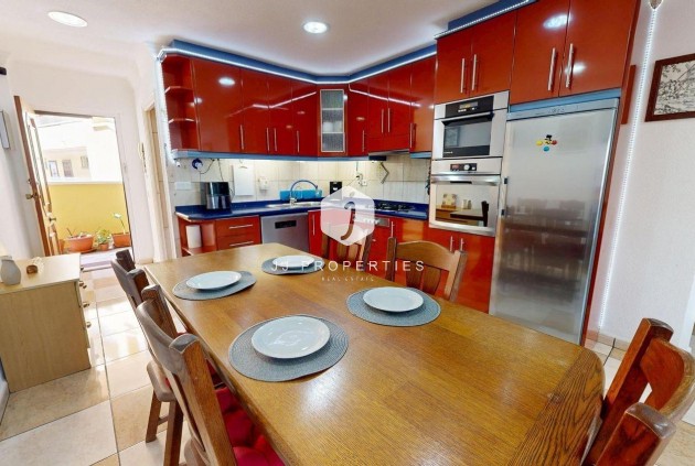 Z drugiej ręki - Mieszkanie w bloku -
Torrevieja - Puerto Deportivo