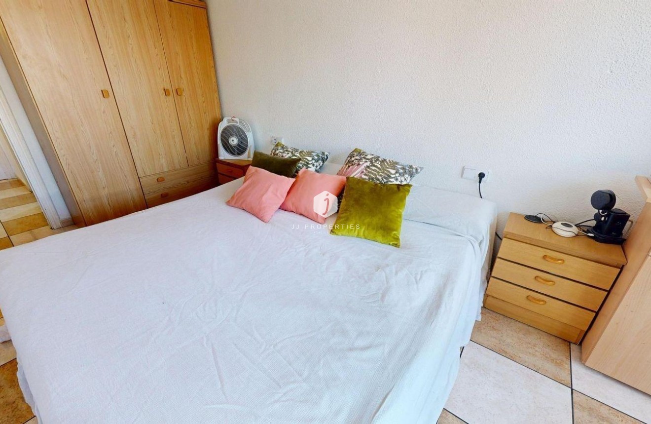 Z drugiej ręki - Mieszkanie w bloku -
Torrevieja - Puerto Deportivo