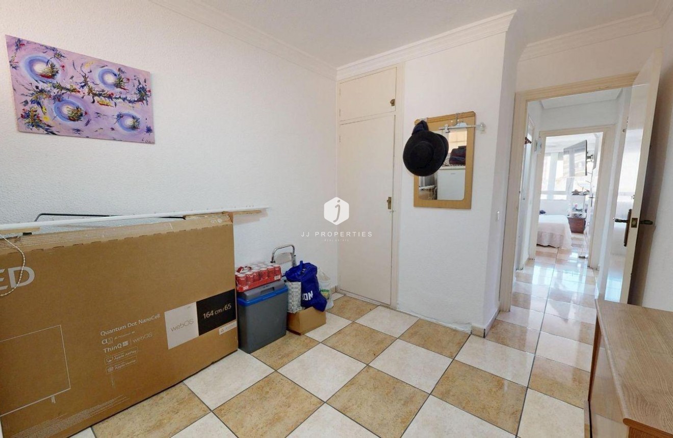 Z drugiej ręki - Mieszkanie w bloku -
Torrevieja - Puerto Deportivo