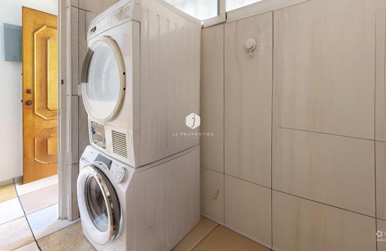 Z drugiej ręki - Mieszkanie w bloku -
Torrevieja - Puerto Deportivo