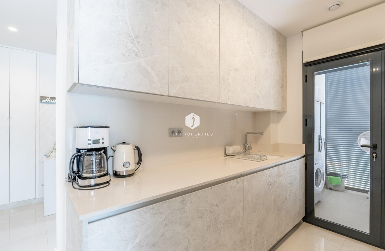 D'occasion - Appartement -
Torrevieja - Estacion de autobuses