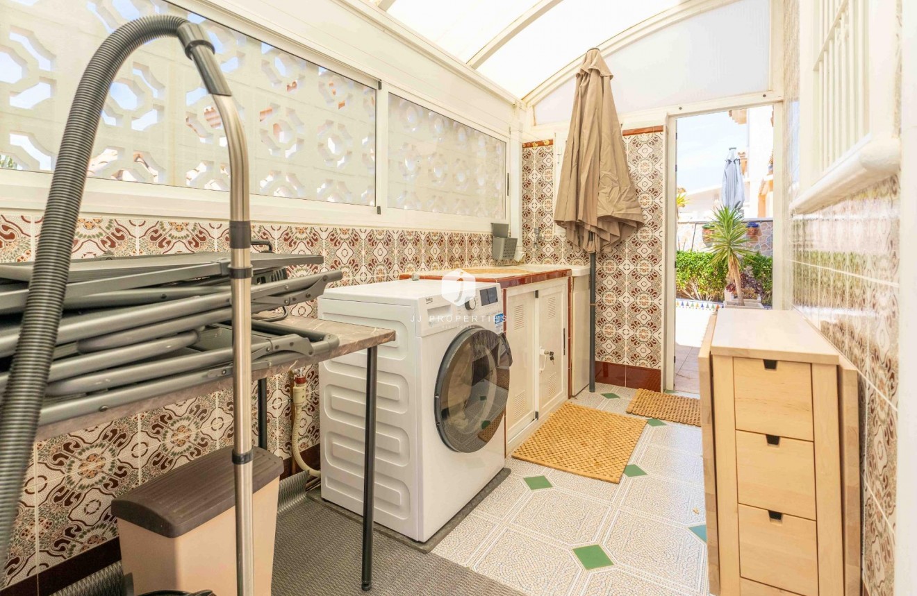 Resale - Villa -
Orihuela Costa - Punta Prima