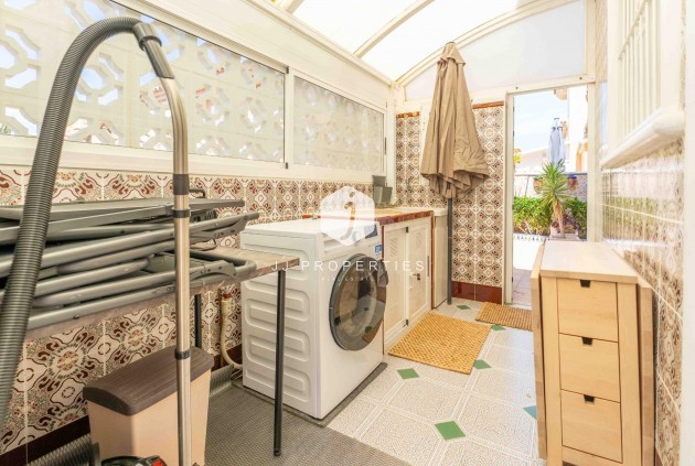 Resale - Villa -
Orihuela Costa - Punta Prima