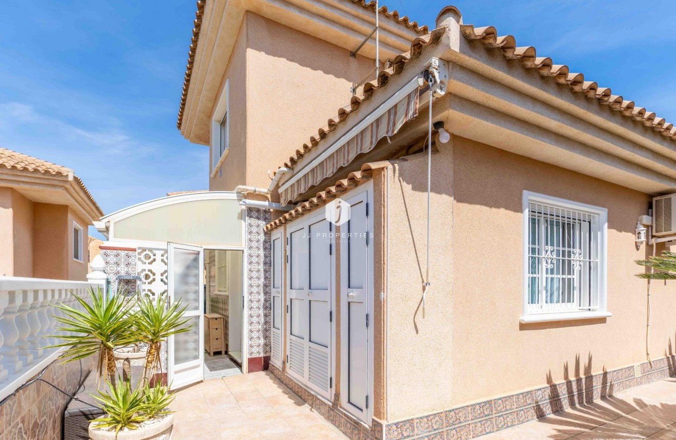 Resale - Villa -
Orihuela Costa - Punta Prima