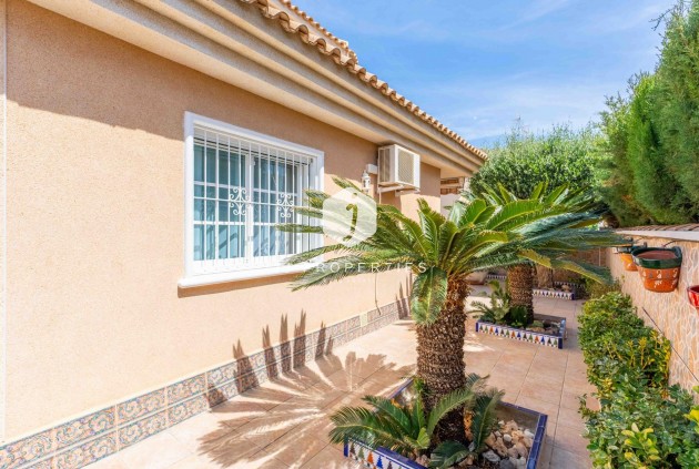 Resale - Villa -
Orihuela Costa - Punta Prima