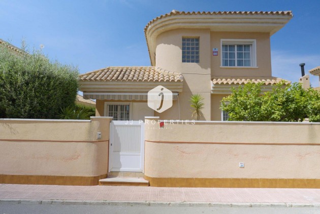 Resale - Villa -
Orihuela Costa - Punta Prima