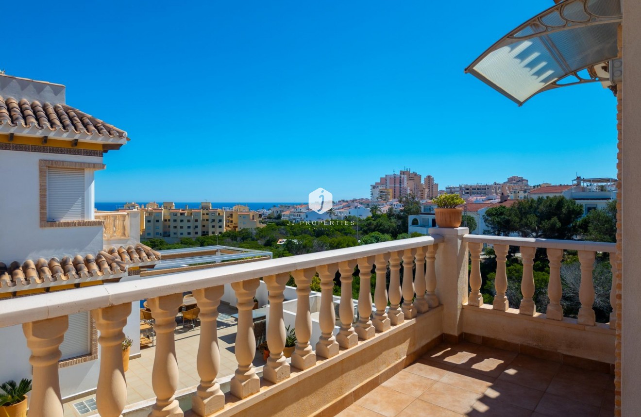 Resale - Villa -
Torrevieja - La Mata