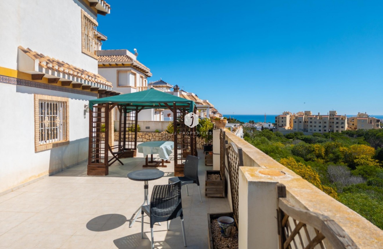 Resale - Villa -
Torrevieja - La Mata