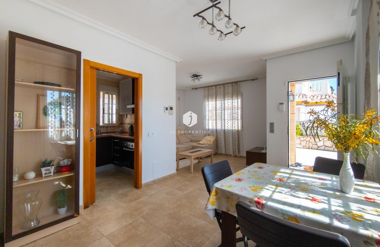 Resale - Villa -
Torrevieja - La Mata