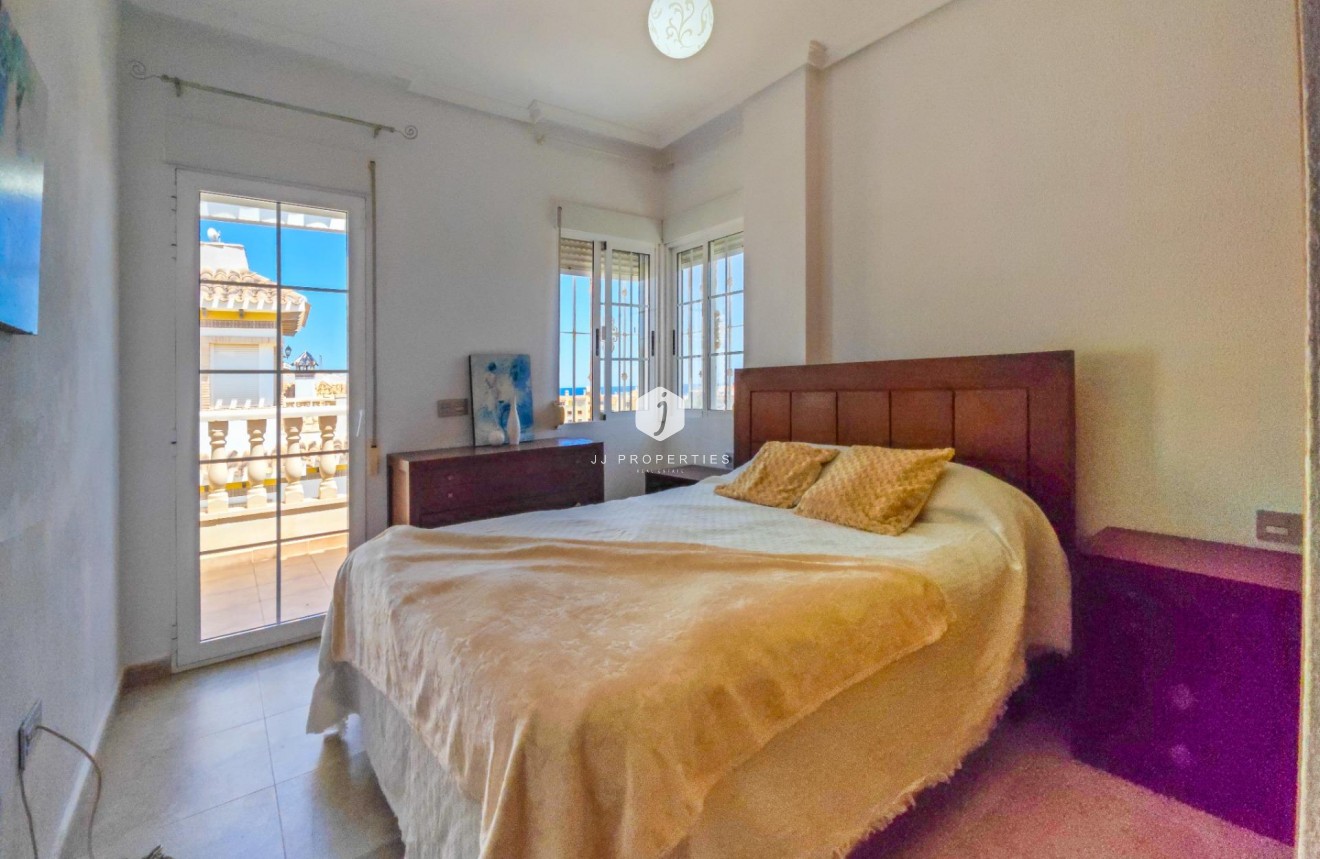 Resale - Villa -
Torrevieja - La Mata